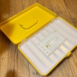 Vintage Wilson USA Wil-hold Plastic Harvest Gold Sewing Box Tread Holder